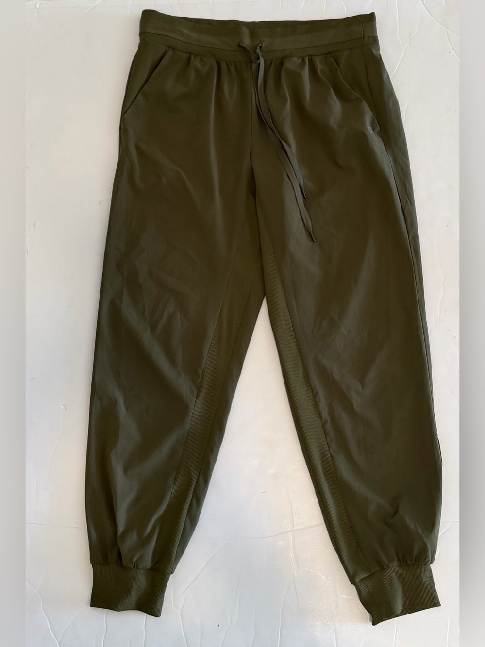 GAP Women’s Olive Drawstring Joggers